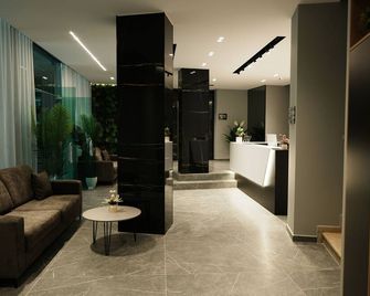 Hotel Blue Sky - Sarandë - Vestíbul