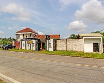 Hotel O Indah Arum - Cilacap - Gebäude