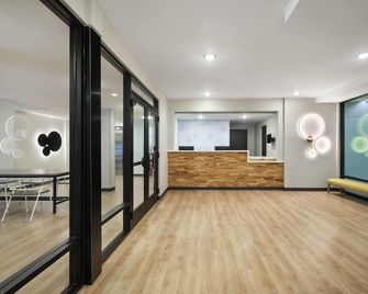 Echo Extended Stay By Wyndham Houston Pasadena Fairway Plaza - Пасадена - Лоббі