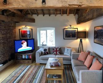 Riverside Penthouse Apartment - London - Living room