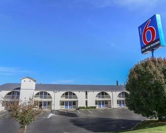 Motel 6 Dickson, TN - Dickson - Rakennus