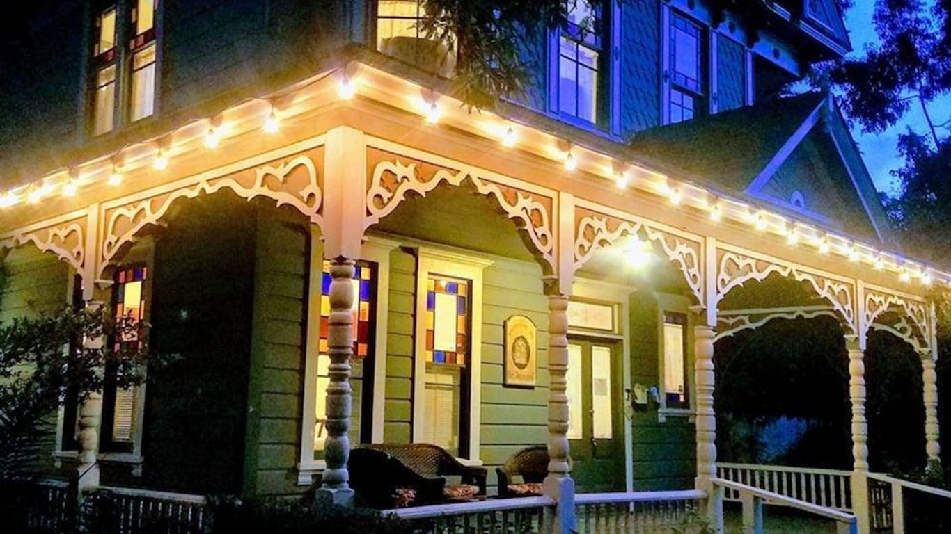 Kaleidoscope Inn And Gardens - Bed And Breakfast