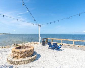 502 Little Harbor Inn - Ruskin - Beach