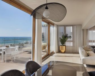 מלון לוסקי - תל אביב - סלון