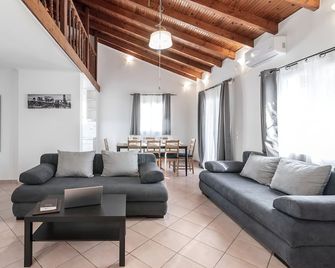 Blue Riviera villas & suites - Alimos 2 - Athens - Living room