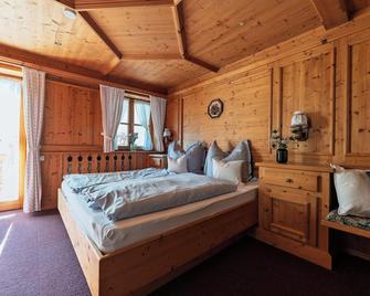 Ferienwohnungen Chiemgau - Grassau - Schlafzimmer