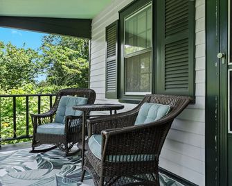 Stunning Cottage in Famous KY Garden -Sleeps 2 - Prospect - Balcony