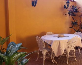Hostal La Villa - Trinidad - Patio
