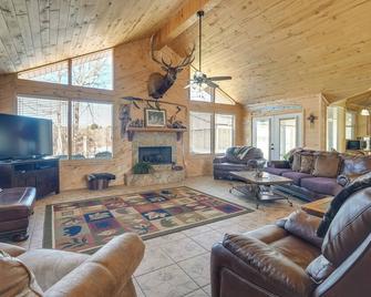 Fire Pit, Views Lakefront Toledo Bend Re - Many - Living room