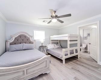 Presidential Palace - Coastal Realty Group - Grand Isle - Habitación
