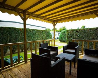 Chalet in Duinhoeve with Van Gogh Style - Udenhout - Balcon