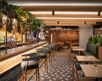 ليوناردو هوتل تشيستر - تشستر - بار