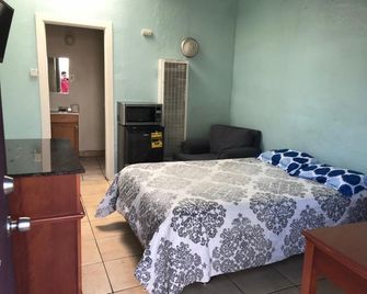 The International Casa - Oakland - Bedroom