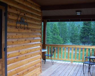 Montana Mountain Cabin - 埃塞克斯 - 陽台