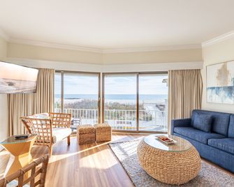 La Mer Beachfront Resort - Cape May - Living room