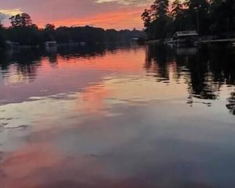 Just Chillin by the Lake - Woodville