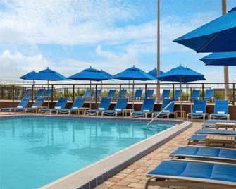 DoubleTree Suites by Hilton Melbourne Beach Oceanfront - Melbourne - Havuz