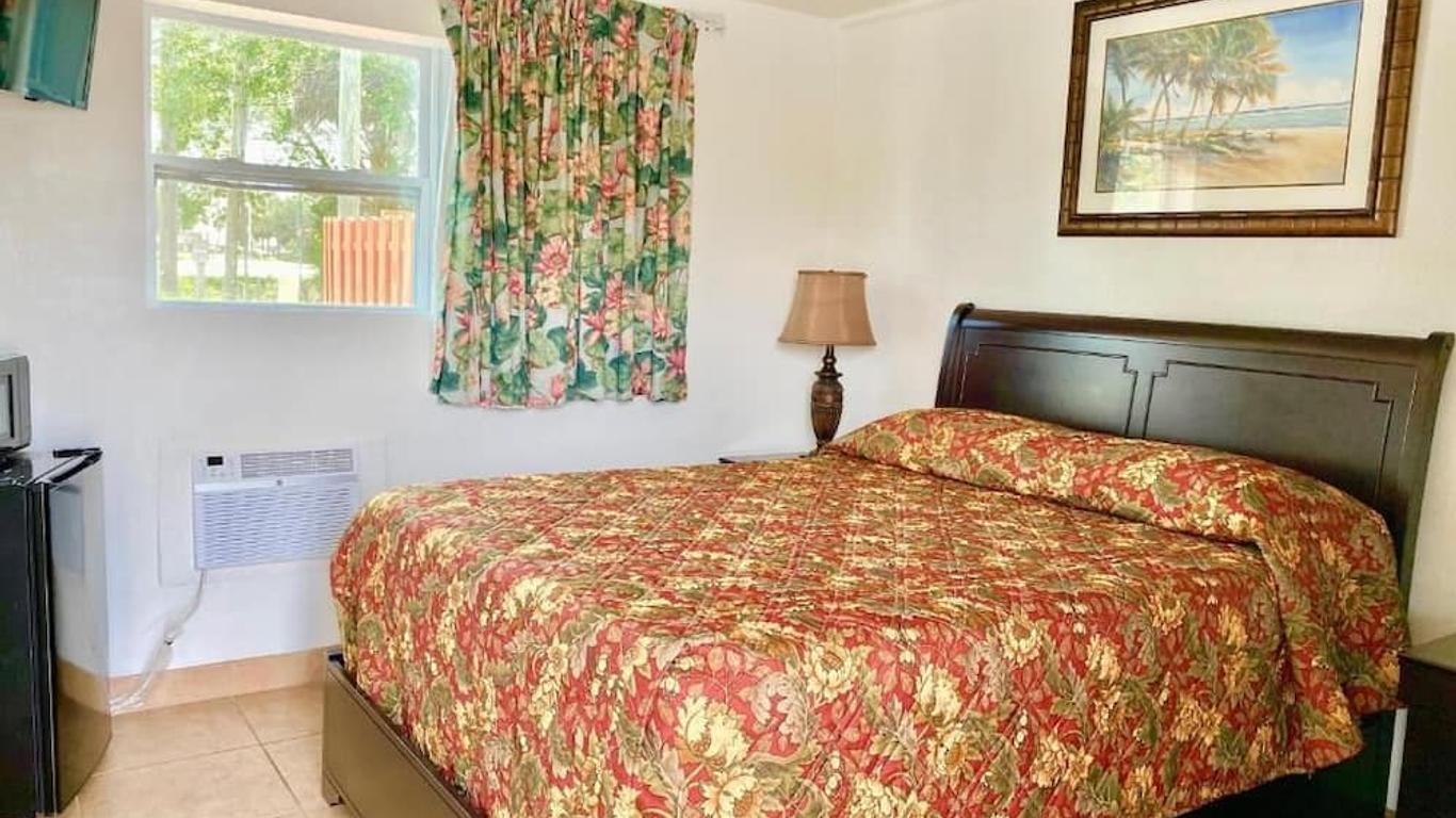 Glades Motel - Naples