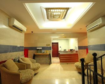 Al Maha Residence Rak - Ras Al Khaimah - Front desk