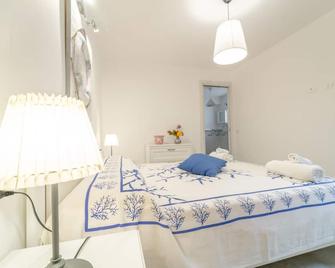 Wonderful Apartment In Villa - Rosa - Ustica - Chambre