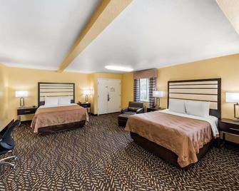 Quality Inn & Suites Capitola By the Sea - Capitola - Bedroom