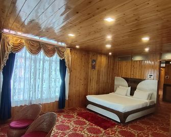 The Kaizer Valley Hotel - Kurseong - Bedroom