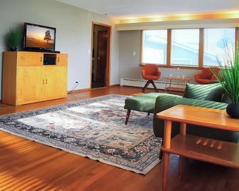 Spacious 5-bedroom house in lovely Dayton with WiFi - Dayton - Wohnzimmer