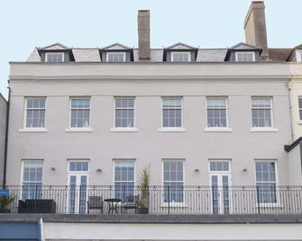 6 The Beaches - Weymouth - Building