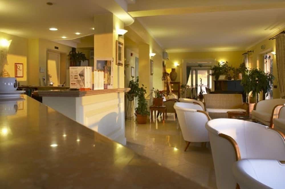 لايونز هوتل