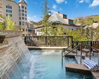 St James Place by East West Hospitality - Beaver Creek - Pool