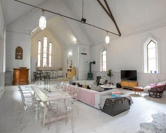 The Plympton - Camlachie Chapel - Wyoming - Living room