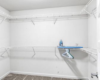 Spacious 2 bedroom/2.5 bathroom Townhome - O'Fallon