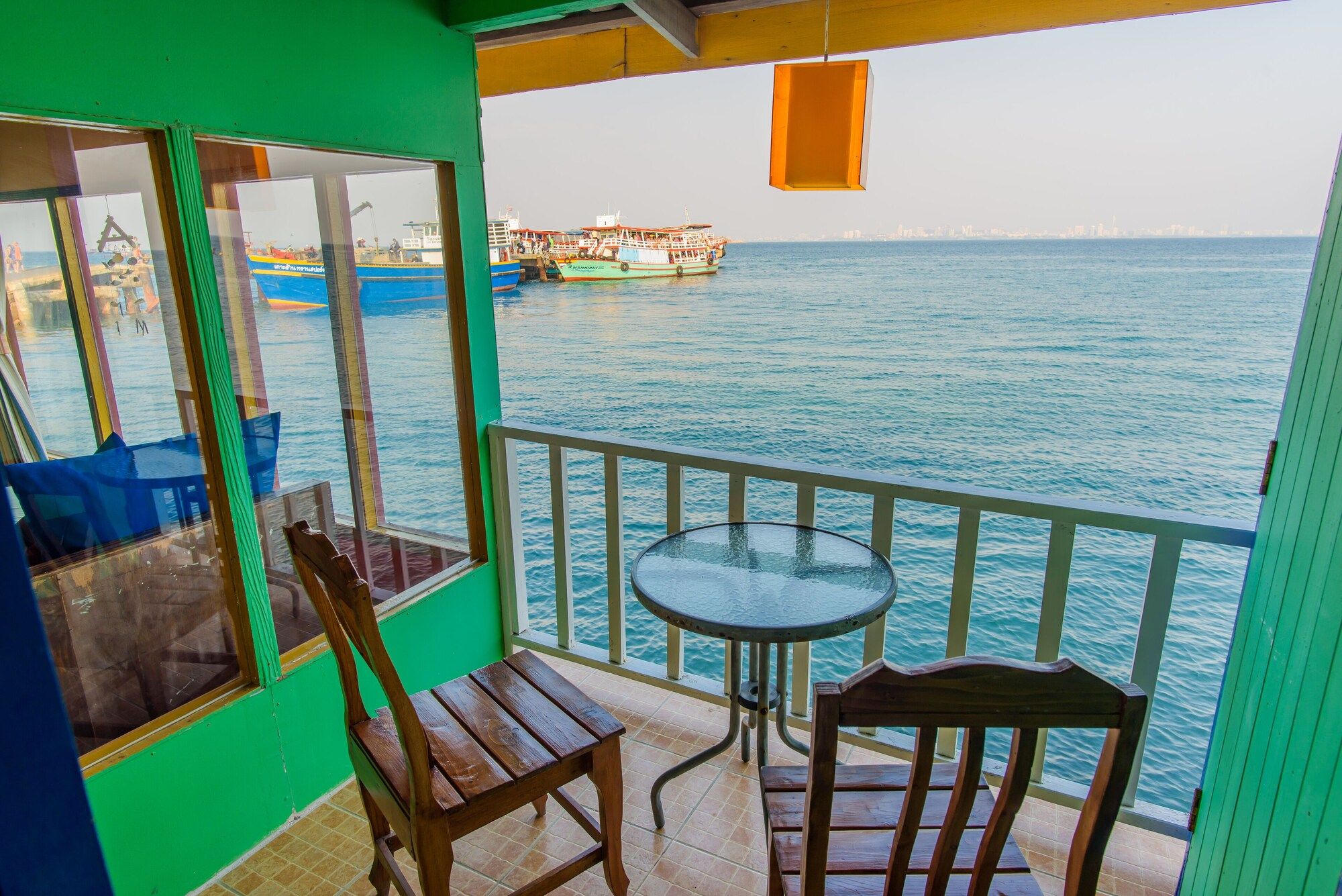 لارينا ريزورت كو لارن باتايا