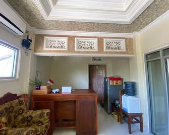 Capital O 93124 Lombok Northis Homestay - Tanjung - Recepción