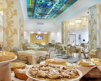 ميديتيرانيو بالاس هوتل - راغوزا - مطعم