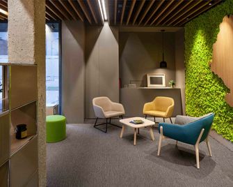 ibis Styles Pamplona Noain - Noain - Oleskelutila