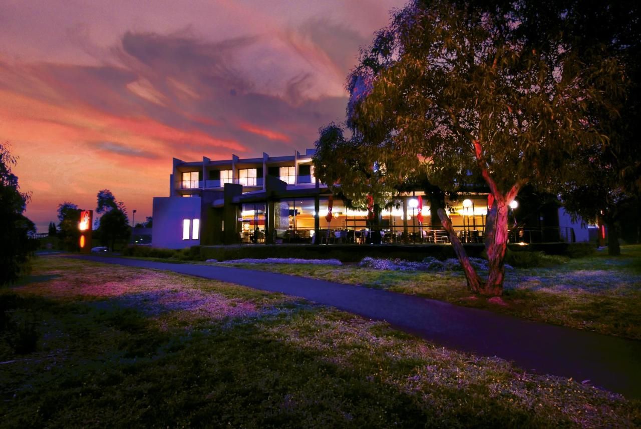 Golden Pebble Hotel