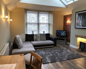 Homearms Cottage - Eyemouth - Living room