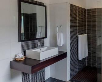 Private suite in luxury resort with pool and jacuzzi, right on sandy beach - Cabarete - Bathroom