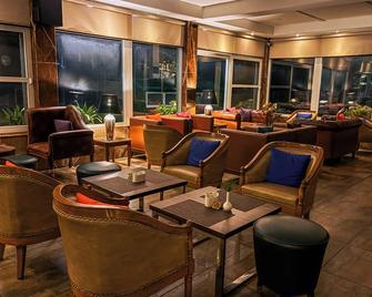 آيشيا سبا ريزورت - دهارامشالا - ردهة