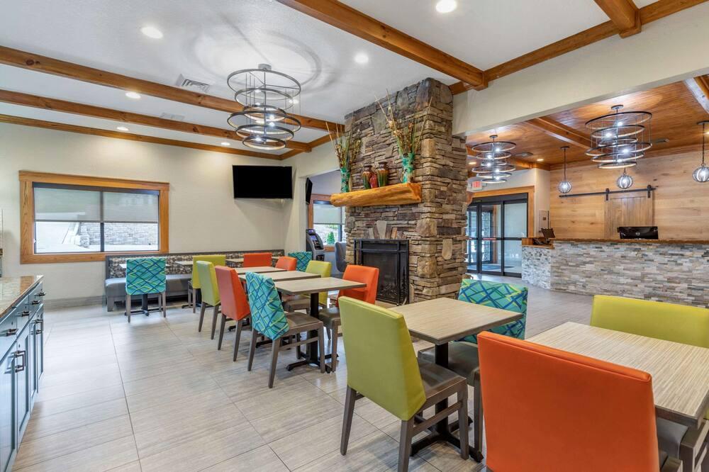 Brookstone Lodge near Biltmore Village Ascend Hotel Collection