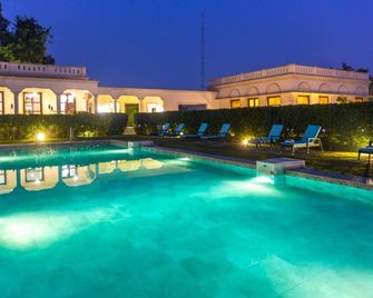 Tree of Life Resort & Spa Varanasi - Varanasi - Pool