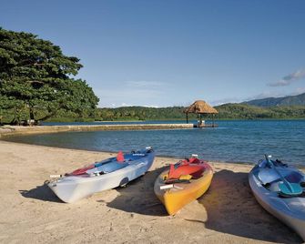 Dolphin Island - Private Island - Nakorokula - Spiaggia