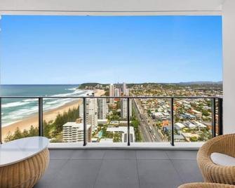Breathtaking Penthouse Paradise Ocean views Pool - Burleigh Heads - Balcony