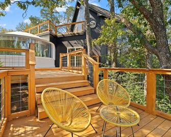 The Fairy House | 3 Beds 2 Baths - Elgin - Balcón