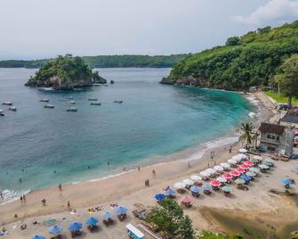 Simpang Inn Hostel - Nusa Penida - Playa
