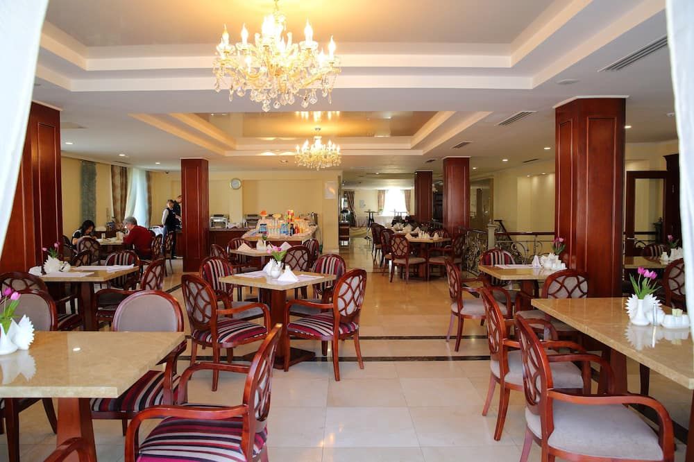 PARK HOTEL Bishkek - Bishkek - Restaurant