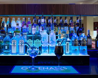 Holiday Inn Express Bedford By IHG - Bedford - Bar