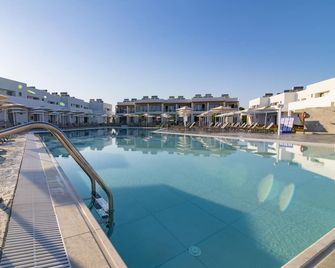 Lambi Resort - Kos - Piscina