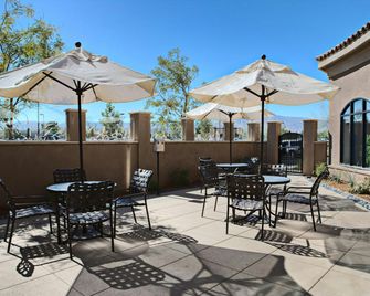 Hilton Garden Inn Palmdale - Palmdale - Patio